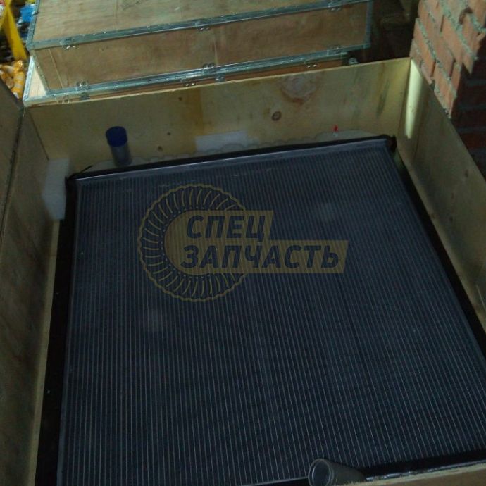 Радиатор охлаждения двигателя Volvo EC210B
